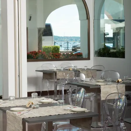Carlotta Hotell Lake Maggiore